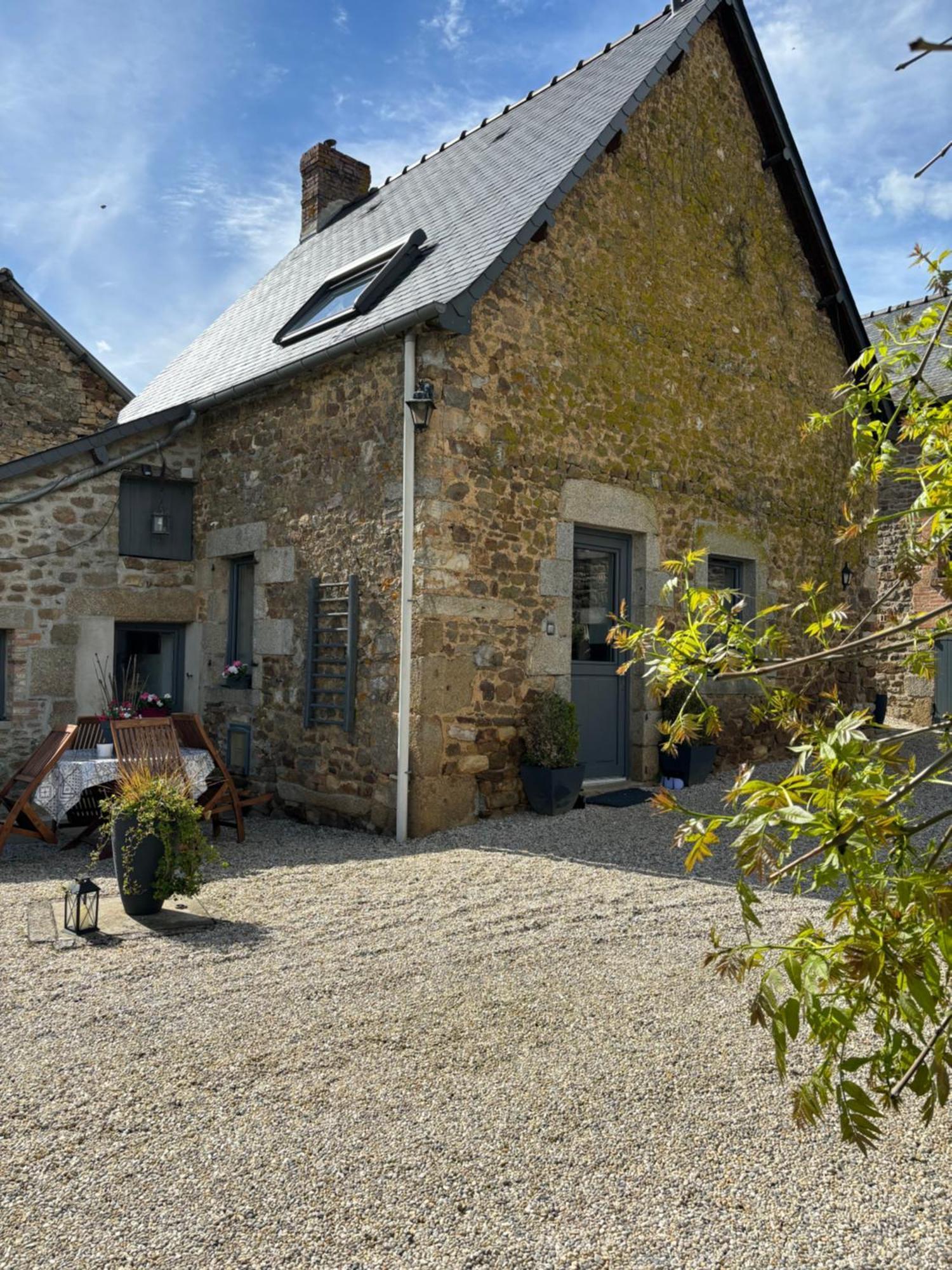 Gite Le Patis Pre-en-Pail-Saint-Samson Exterior photo